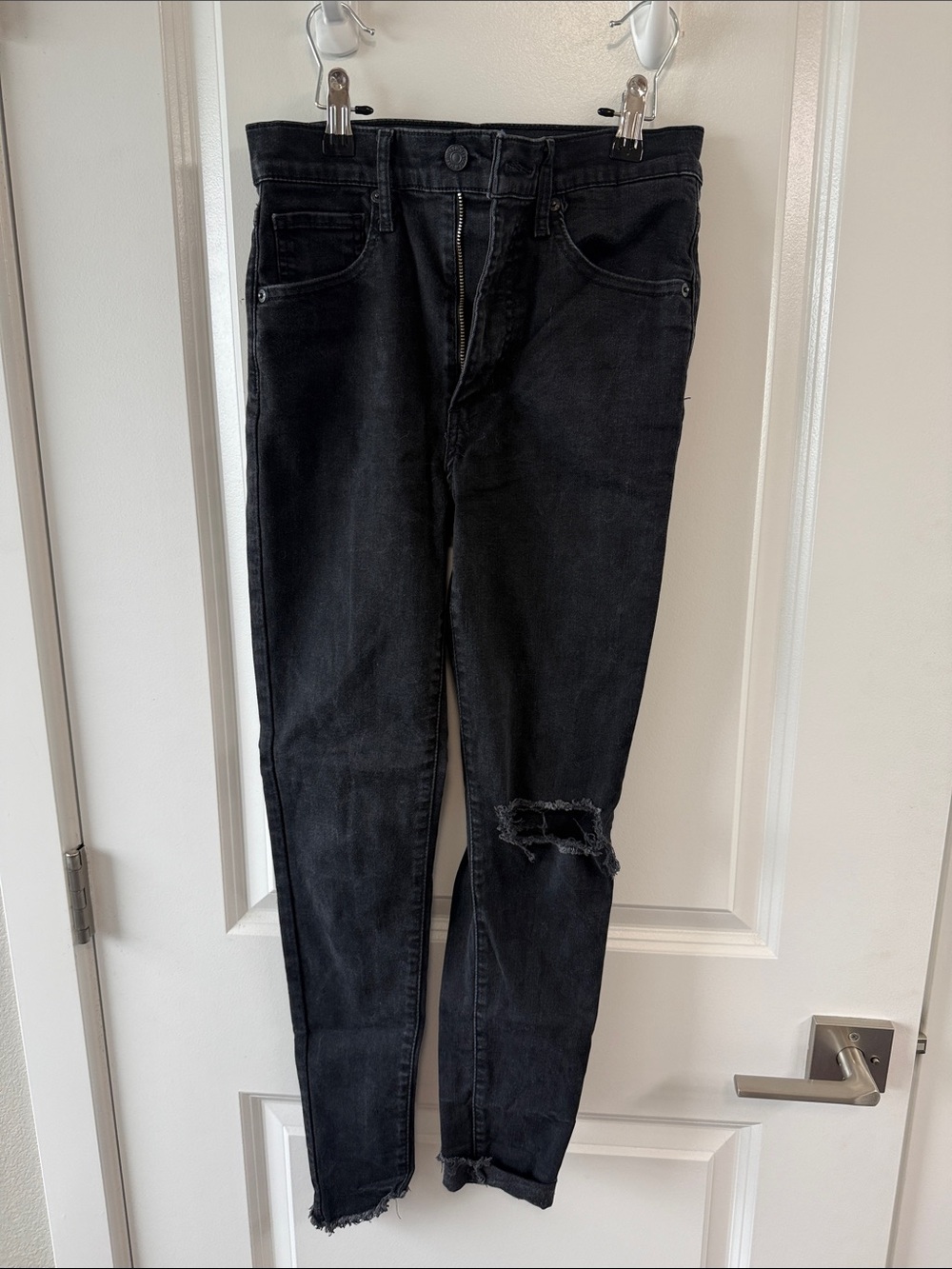 Levi's Black Skinny Jeans with Knee Distress